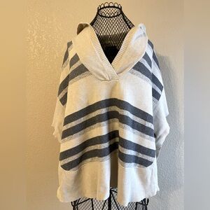 American Eagle Outfitters Hooded Poncho | L/XL